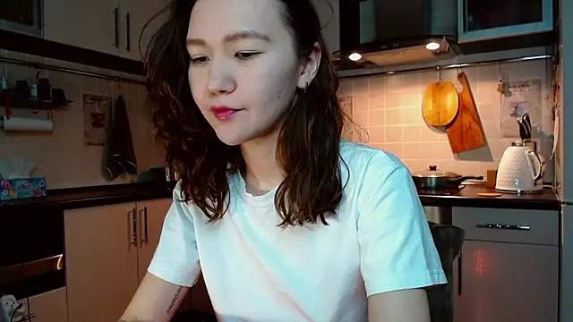 Kelly Yon online show from March 2025 09:03:01 PM