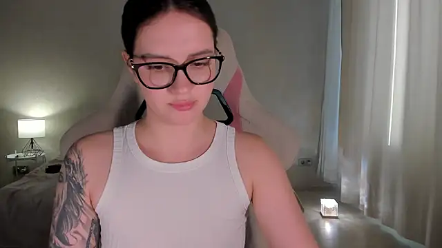 Snapshot of Sonia_moon_ chatting on January 2025 05:31:02 AM Sonia moon  online show from January 2025 05:31:02 AM