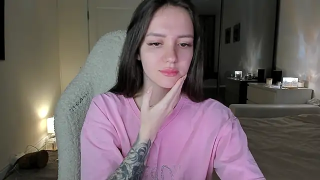 Snapshot of Sonia_moon_ chatting on October 2025 02:34:02 AM Sonia moon  online show from October 2025 02:34:02 AM