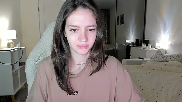 Snapshot of Sonia_moon_ chatting on October 2025 02:44:01 AM Sonia moon  online show from October 2025 02:44:01 AM