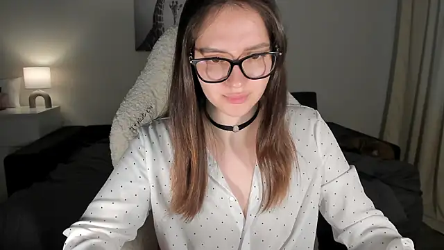 Snapshot of Sonia_moon_ chatting on March 2025 04:32:01 AM Sonia moon  online show from March 2025 04:32:01 AM