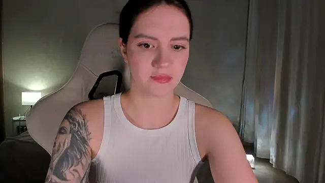 Snapshot of Sonia_moon_ chatting on January 2025 02:07:02 AM Sonia moon  online show from January 2025 02:07:02 AM