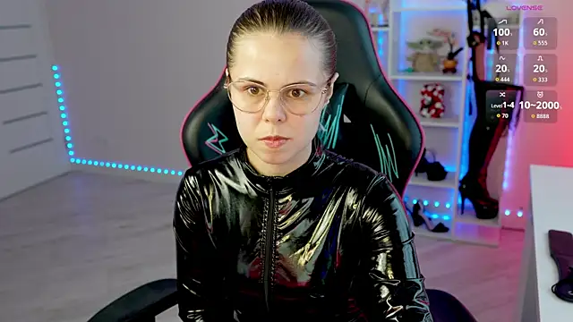 Snapshot of Latex_Kitty chatting on June 2026 04:33:02 PM Latex Kitty online show from June 2026 04:33:02 PM