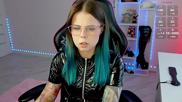 Snapshot of Latex_Kitty chatting on May 2026 03:23:02 PM Latex Kitty online show from May 2026 03:23:02 PM