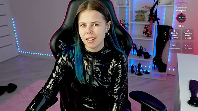 Latex Kitty online show from April 2026 04:38:02 PM