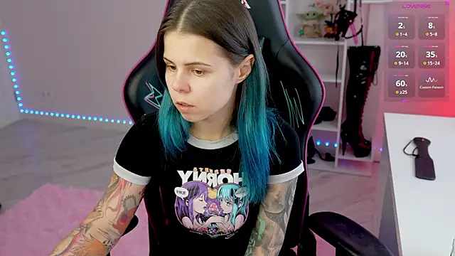 Latex Kitty online show from February 2026 12:43:02 PM