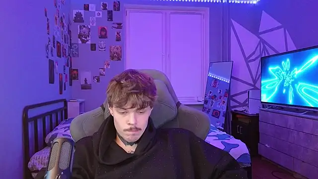 DENIS HERE online show from February 2025 08:45:02 PM