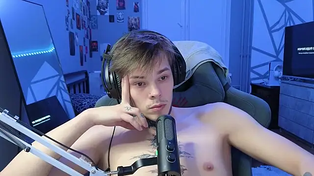 DENIS HERE online show from March 2025 08:32:02 PM