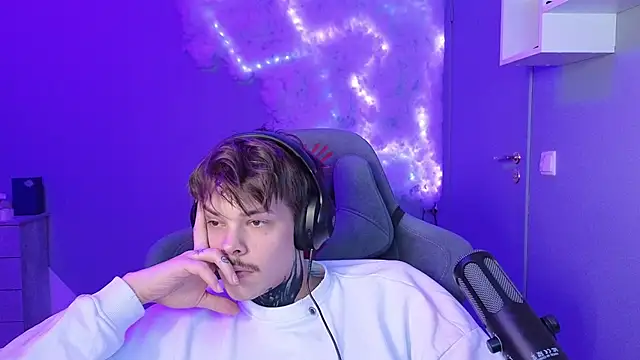 DENIS HERE online show from January 2025 04:48:02 AM