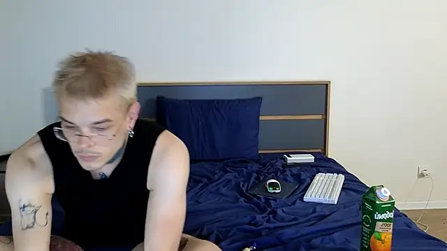 DENIS HERE online show from September 2025 04:07:01 PM