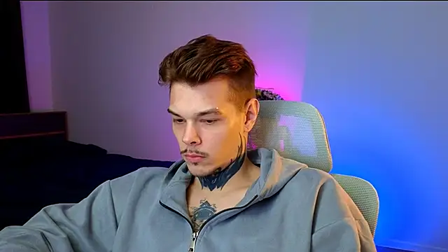 DENIS HERE online show from February 2026 06:29:01 PM