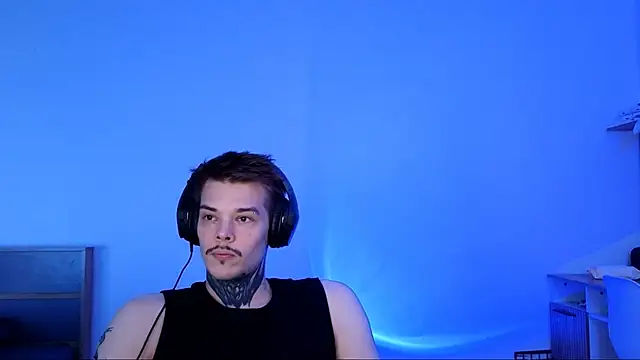 DENIS HERE online show from November 2025 06:19:01 PM