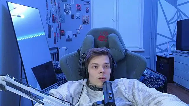 DENIS HERE online show from March 2025 08:42:02 PM