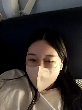 yuunalee online show from October 2025 09:03:01 PM