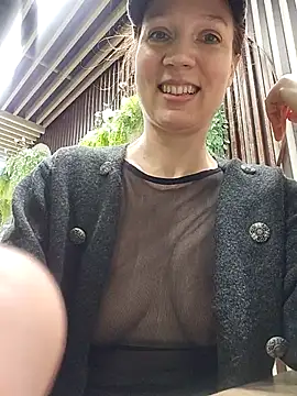 Exhibitionsplit online show from April 2026 09:33:01 AM