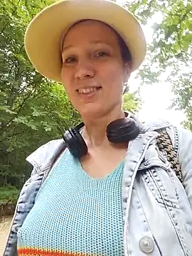 Exhibitionsplit online show from September 2025 12:00:01 PM