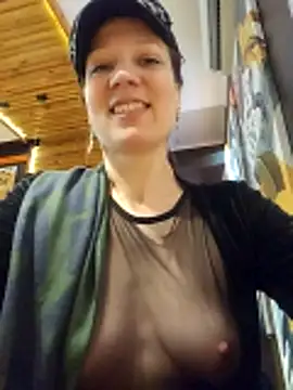 Exhibitionsplit online show from April 2026 07:13:02 AM