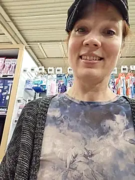 Exhibitionsplit online show from November 2025 03:56:02 PM