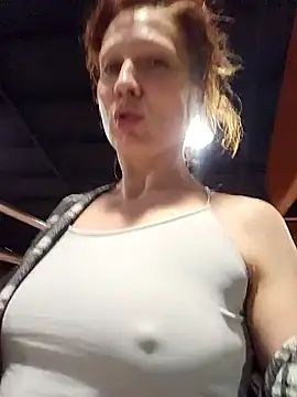 Exhibitionsplit online show from December 2025 09:42:02 PM