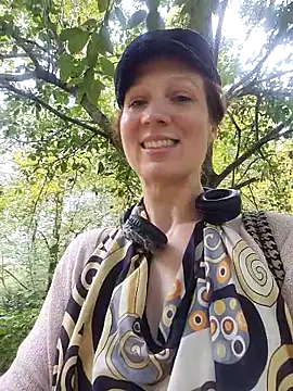 Exhibitionsplit online show from October 2025 12:02:02 PM