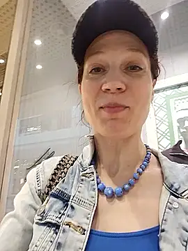 Exhibitionsplit online show from May 2026 03:37:01 PM