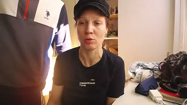 Exhibitionsplit online show from October 2025 11:42:02 AM