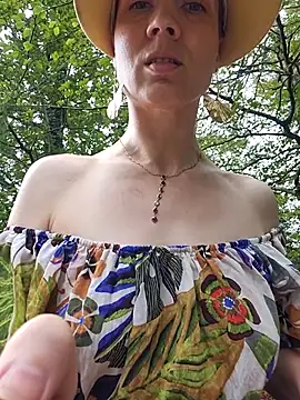 Exhibitionsplit online show from October 2025 11:12:01 AM