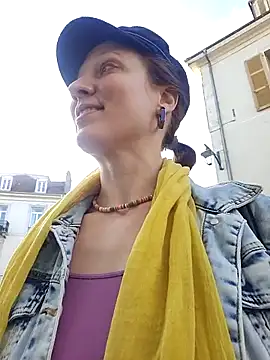 Exhibitionsplit online show from March 2025 04:24:01 PM