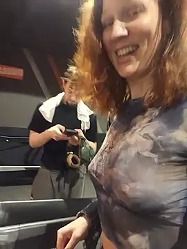 Exhibitionsplit online show from January 2026 10:03:01 PM