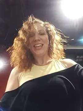 Exhibitionsplit online show from February 2026 10:45:02 PM