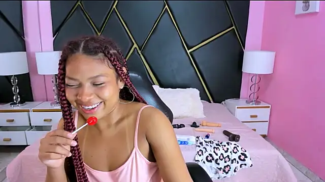 Snapshot of Naomi_Tylers chatting on October 2025 02:07:01 PM Naomi Tylers online show from October 2025 02:07:01 PM