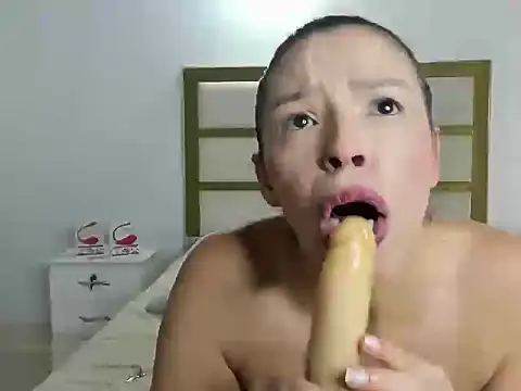 Snapshot of HeraRuiz chatting on July 2026 04:30:02 PM HeraRuiz online show from July 2026 04:30:02 PM