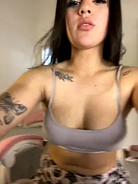 Snapshot of violet-333 chatting on October 2025 01:37:02 PM violet-333 online show from October 2025 01:37:02 PM
