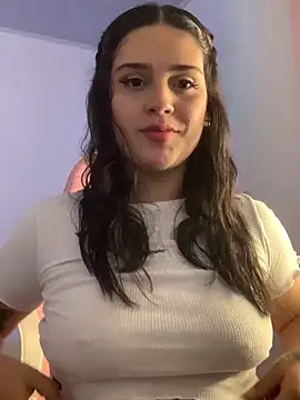 Snapshot of violet-333 chatting on January 2025 06:35:01 PM violet-333 online show from January 2025 06:35:01 PM