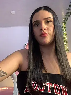 Snapshot of violet-333 chatting on February 2025 06:11:02 PM violet-333 online show from February 2025 06:11:02 PM