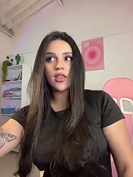 violet-333 online show from April 2026 05:38:02 PM