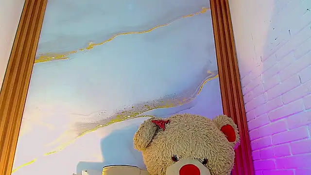 Snapshot of CoralineSweett chatting on December 2025 09:23:01 PM CoralineSweett online show from December 2025 09:23:01 PM