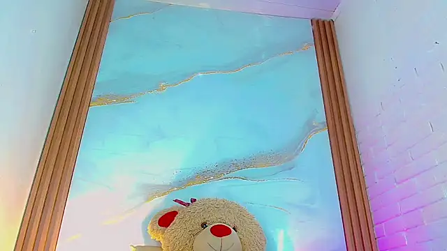 Snapshot of CoralineSweett chatting on November 2025 08:01:01 PM CoralineSweett online show from November 2025 08:01:01 PM