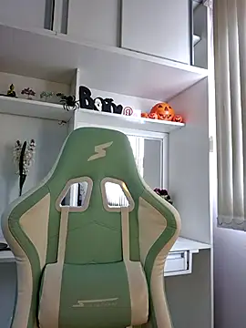 Snapshot of Ahrya_ chatting on October 2025 12:24:01 PM Ahrya online show from October 2025 12:24:01 PM