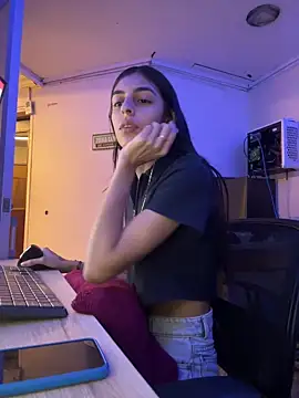 cristel 17 online show from December 2024 09:40:02 PM