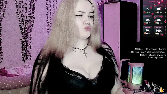 strawberry elfcat online show from June 2026 09:53:02 PM
