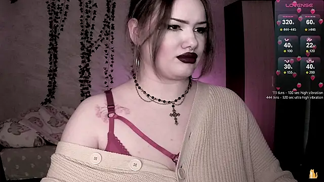 Snapshot of strawberry_elfcat chatting on October 2025 06:03:01 AM strawberry elfcat online show from October 2025 06:03:01 AM
