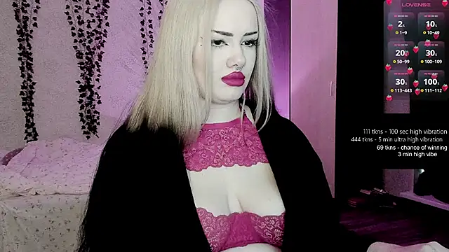 strawberry elfcat online show from April 2026 02:24:01 AM