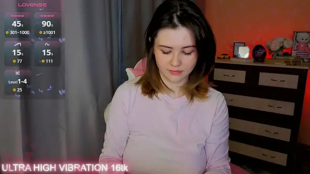 Snapshot of cutie_mili chatting on December 2025 06:37:02 AM cutie mili online show from December 2025 06:37:02 AM