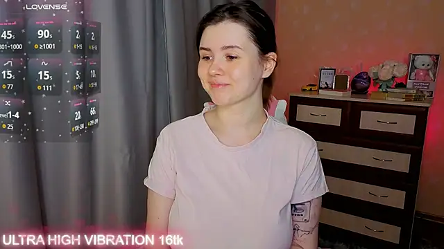 Snapshot of cutie_mili chatting on November 2025 08:37:01 AM cutie mili online show from November 2025 08:37:01 AM