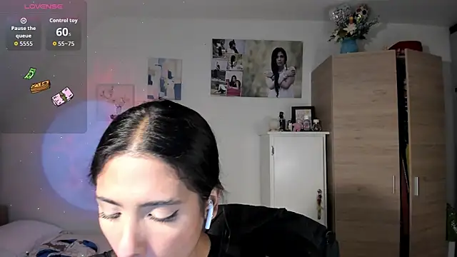 VeronikaOlsen online show from October 2025 01:25:01 AM