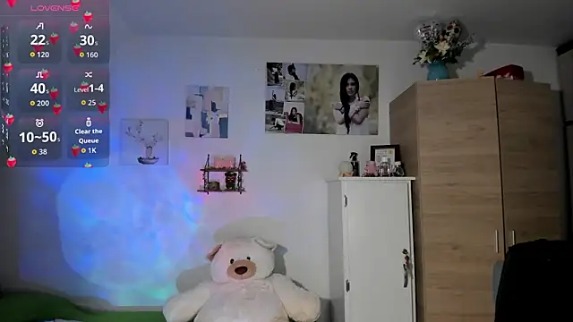 VeronikaOlsen online show from October 2025 01:22:01 AM