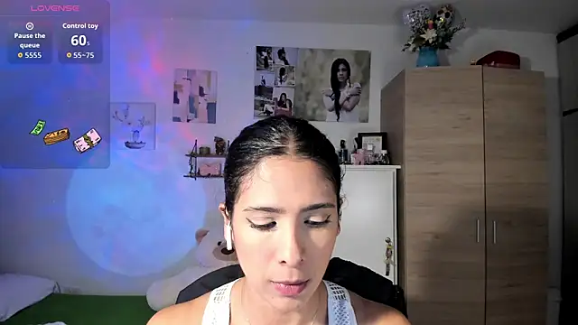 VeronikaOlsen online show from October 2025 07:58:01 PM