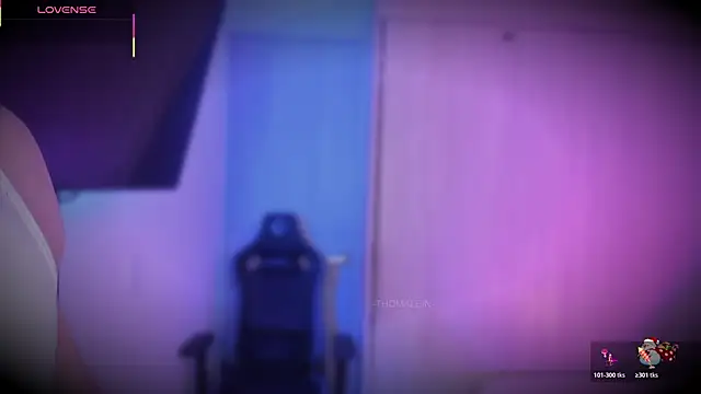 Snapshot of thomklein chatting on December 2025 07:14:02 PM thomklein online show from December 2025 07:14:02 PM