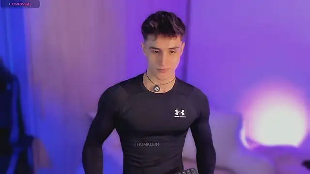 Snapshot of thomklein chatting on February 2026 07:32:02 PM thomklein online show from February 2026 07:32:02 PM